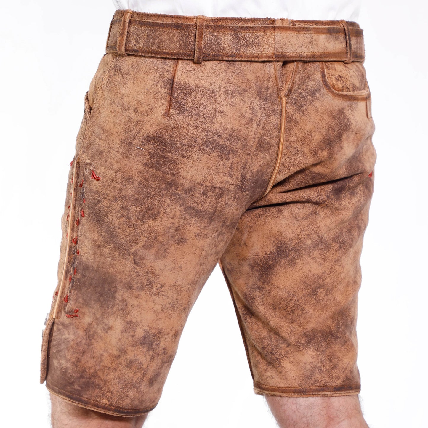 Bayerische Kurz Trachtenlederhose mit Stickerei und Latz - Lederhose Herren
