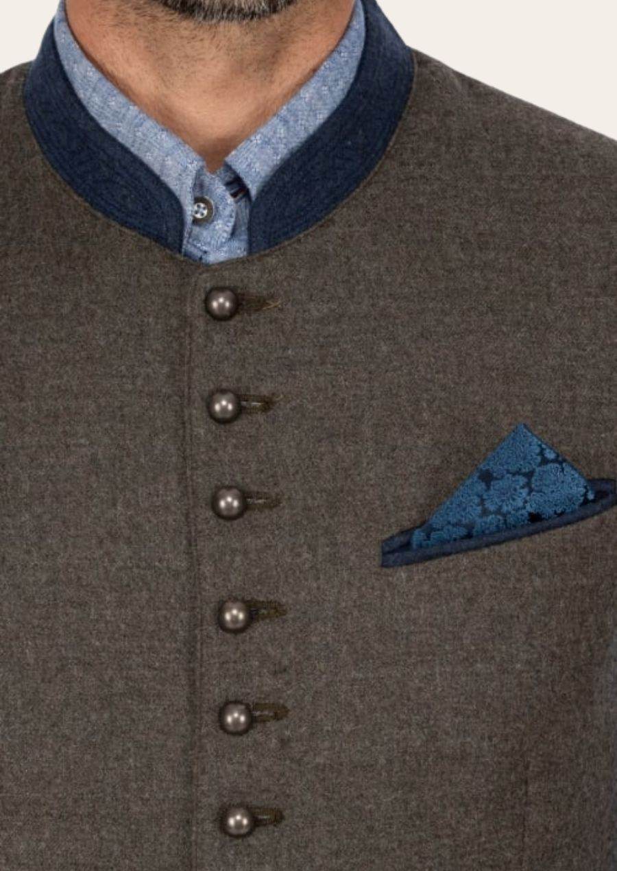 Herren Trachtenweste in Braun mit traditionellen Details verziert - Lederhose Herren