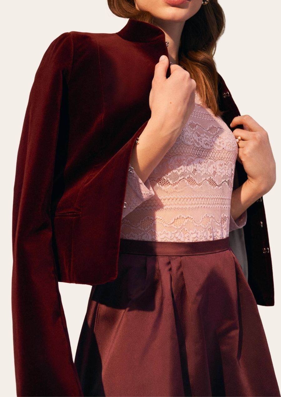 Modische Trachtenjacke für Damen mit Stickerei und Knopfleiste - Lederhose Herren