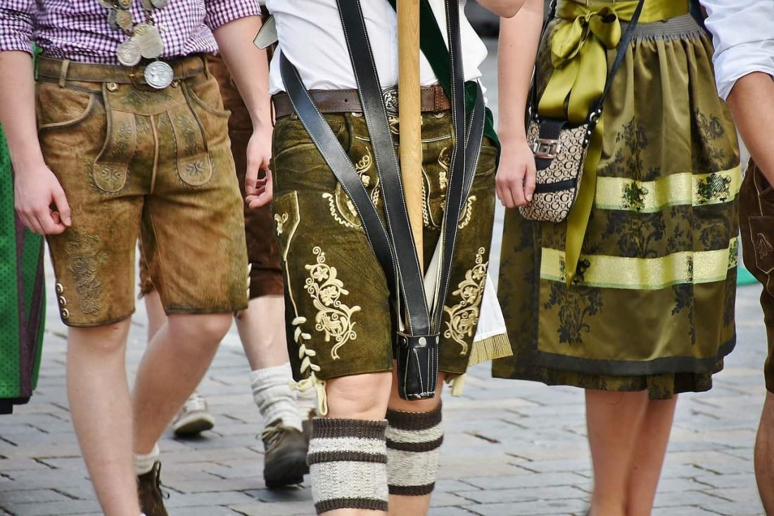 Lederhose Herren bei Hochzeiten – Traditionelle Festtagsmode - Lederhose Herren