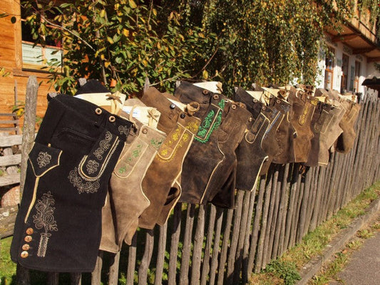 Lederhose Herren im Winter tragen – Tipps für kalte Tage - Lederhose Herren
