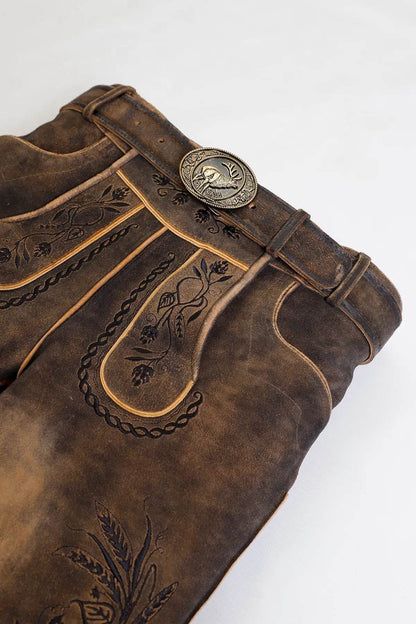Zünftige Kurz Herren Lederhose aus Wildleder mit Hirschmotiv - Lederhose Herren